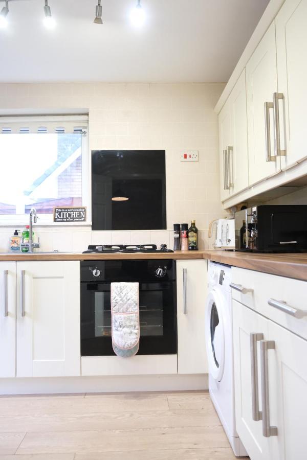 Bee Stays - Maliston House Great Sankey Bagian luar foto