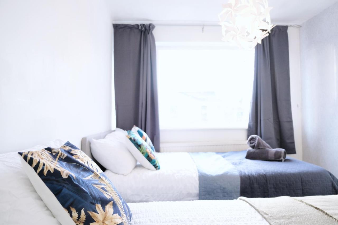 Bee Stays - Maliston House Great Sankey Bagian luar foto