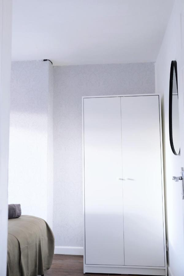 Bee Stays - Maliston House Great Sankey Bagian luar foto