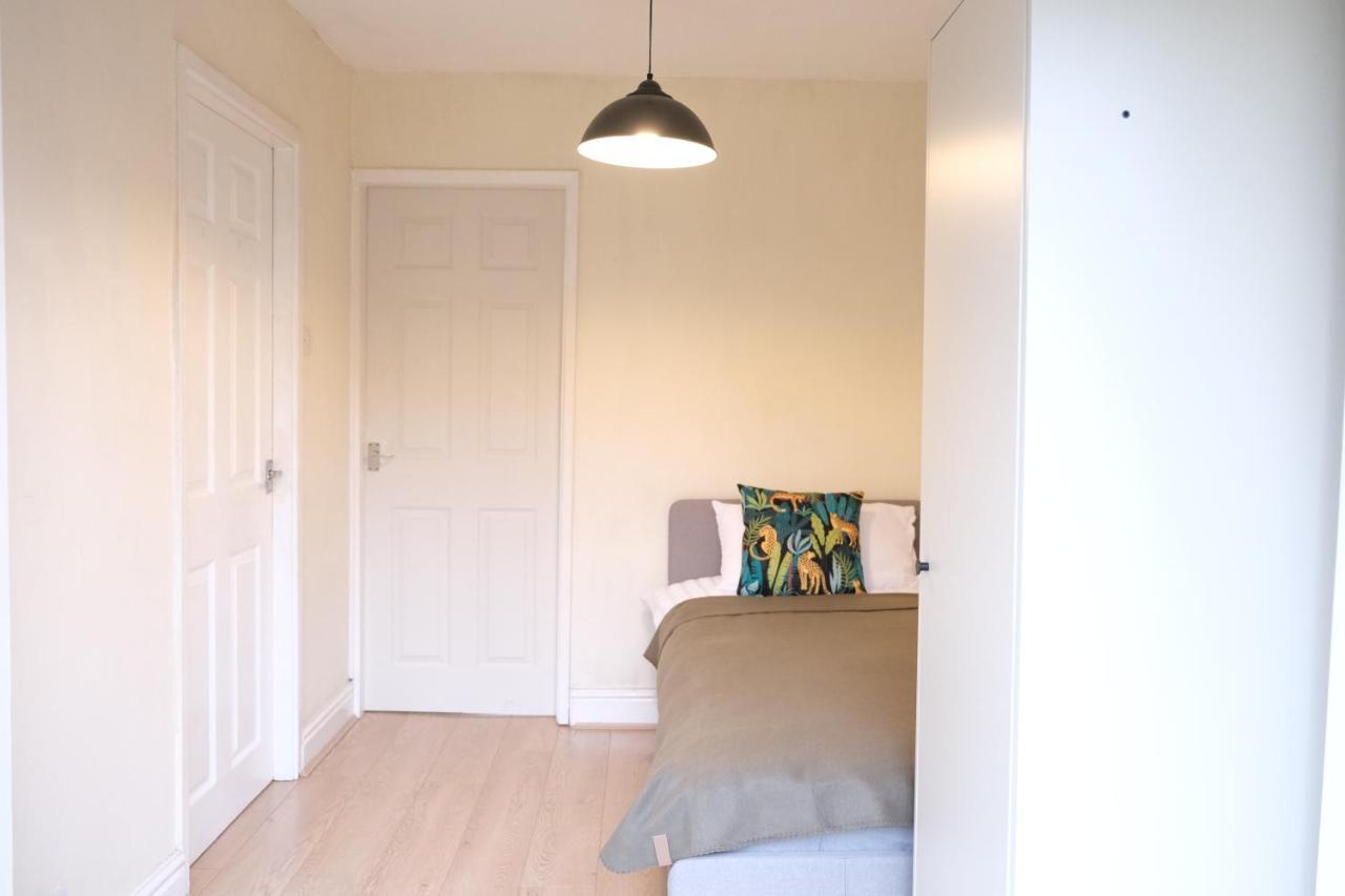 Bee Stays - Maliston House Great Sankey Bagian luar foto